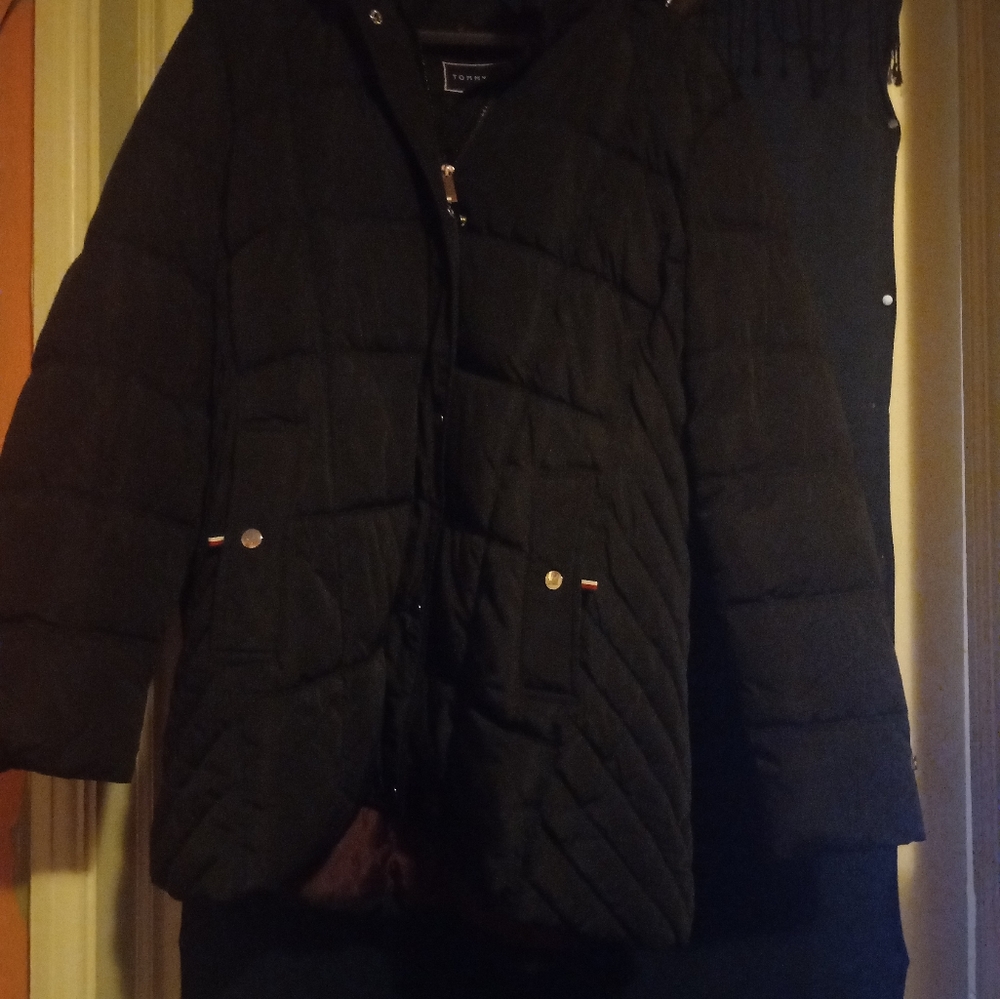 Tommy Hilfiger size 1x black winter coat . Has been worn . Good condition